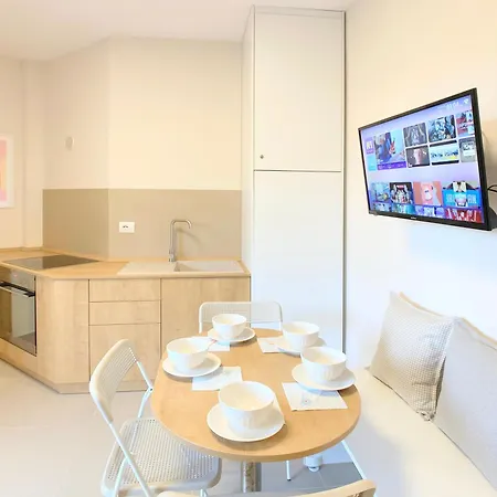 Promo April 150 Eruo 10 Nights - Home By The Sea Golem (Tirana)