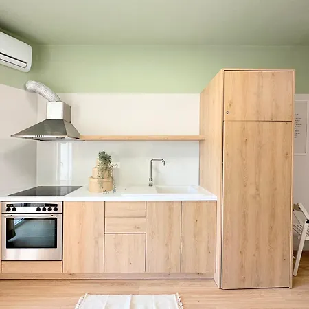 H -cozy - Perfect * Golem (Tirana)