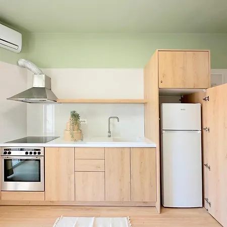 Apartment Promo April 150 Eruo 10 Nights - Home By The Sea Golem (Tirana)