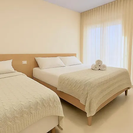 H - Cozy - Perfect * Golem (Tirana)